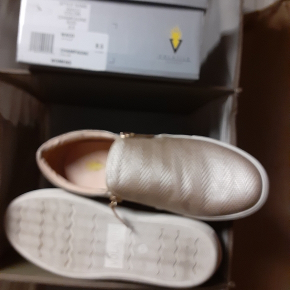 ShoesSOLD - Picture 2 of 4